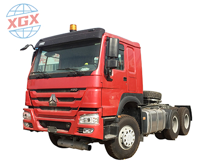 Sinotruck 10-Wheel Truck Double Steering Axle Tractor