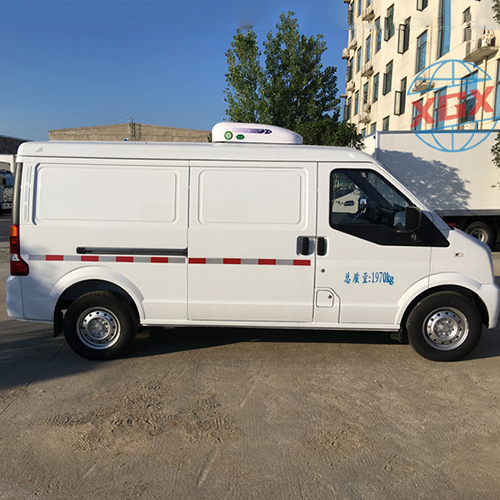 Chengli Dongfeng Xiaokang Bread Refrigerated Truck