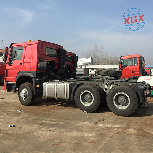 Sinotruck 10-Wheel Truck Double Steering Axle Tractor