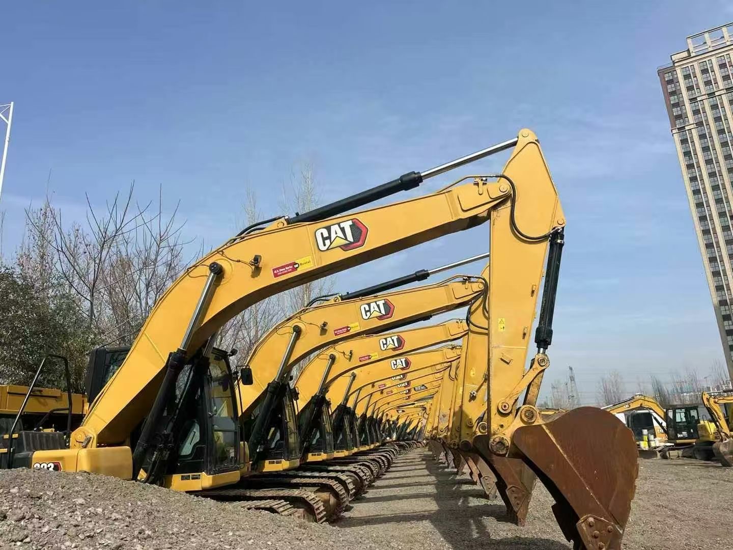 CAT 323 Excavator