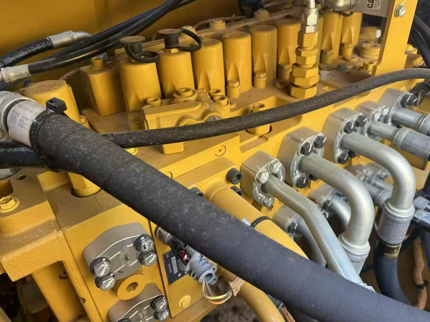 CAT 323 Excavator