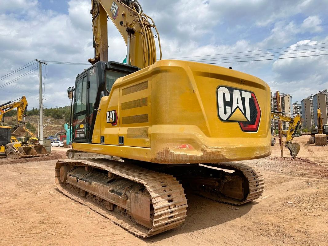 CAT 320 Excavator