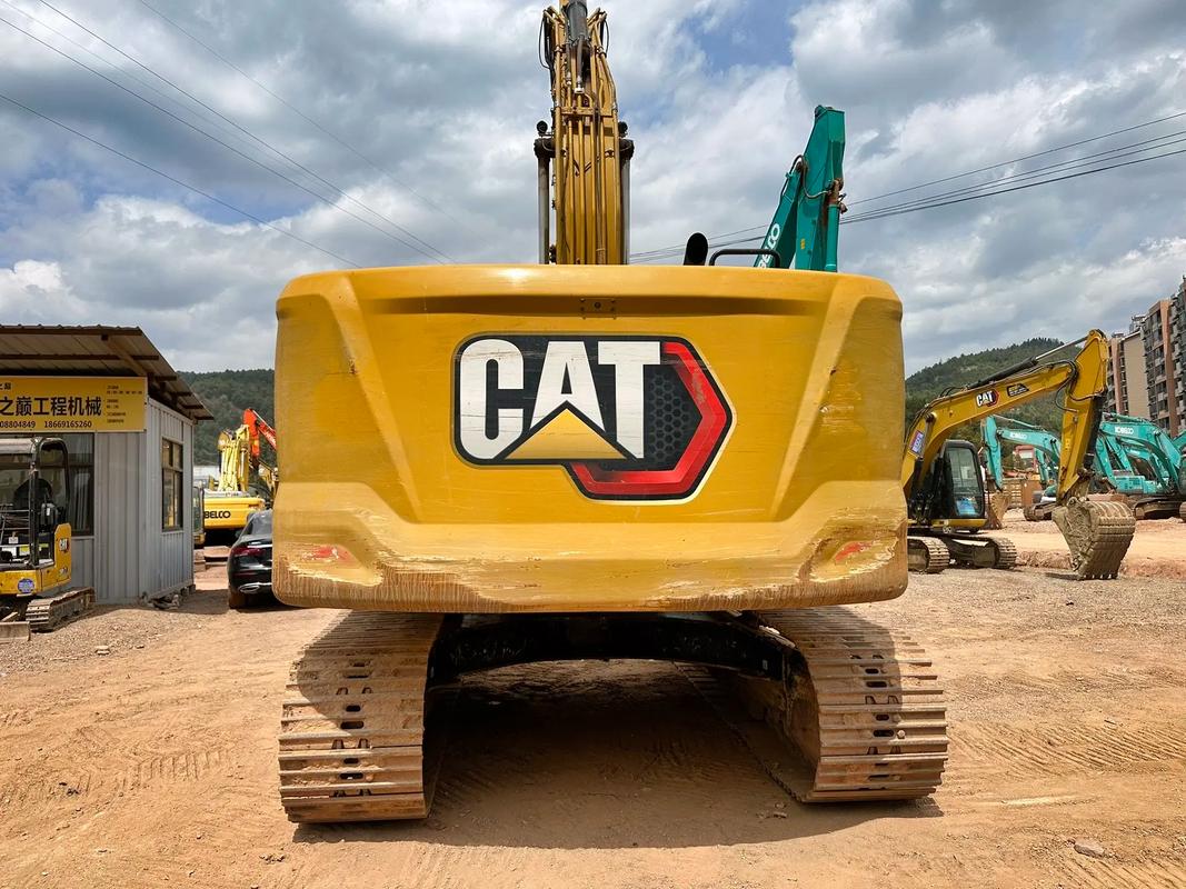 CAT 320 Excavator